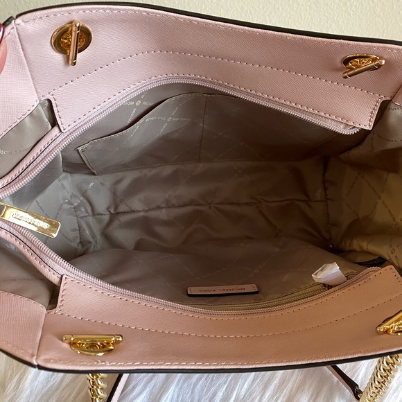 Michael Kors - Picture 2 of 8